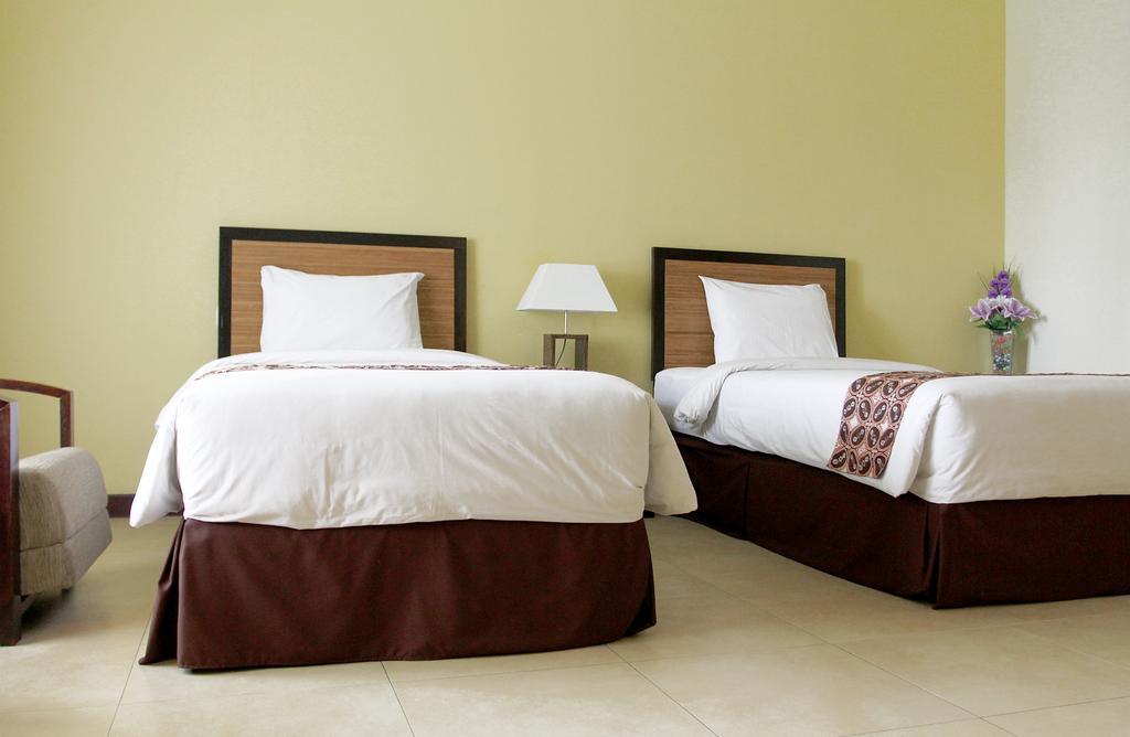 Gowongan Inn Yogyakarta Phòng bức ảnh