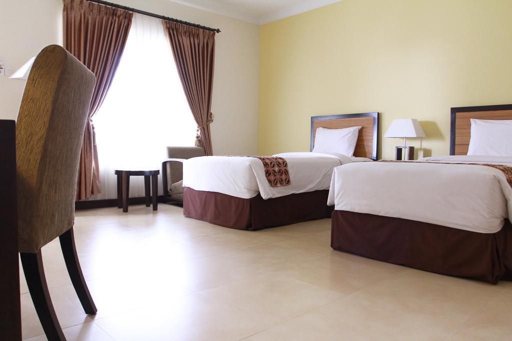 Gowongan Inn Yogyakarta Phòng bức ảnh
